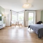 Apartment Executive Stadtwald - S-bahn Direct - 12min Messe - Barrier-free *