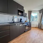 Executive Stadtwald - S-bahn Direct - 12min Messe - Barrier-free Apartment