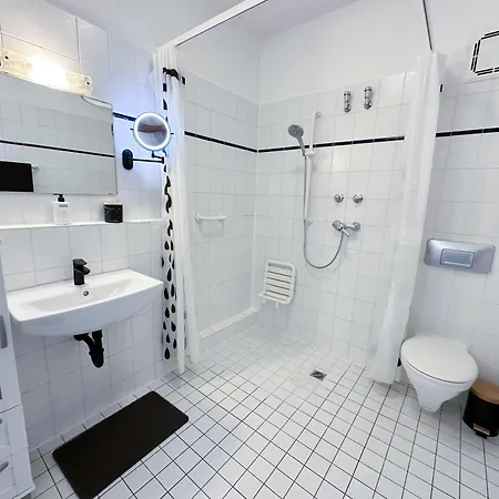 Executive Stadtwald - S-bahn Direct - 12min Messe - Barrier-free