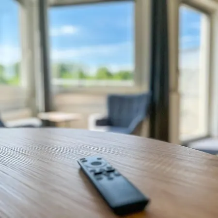 Executive Stadtwald - S-bahn Direct - 12min Messe - Barrier-free Apartament